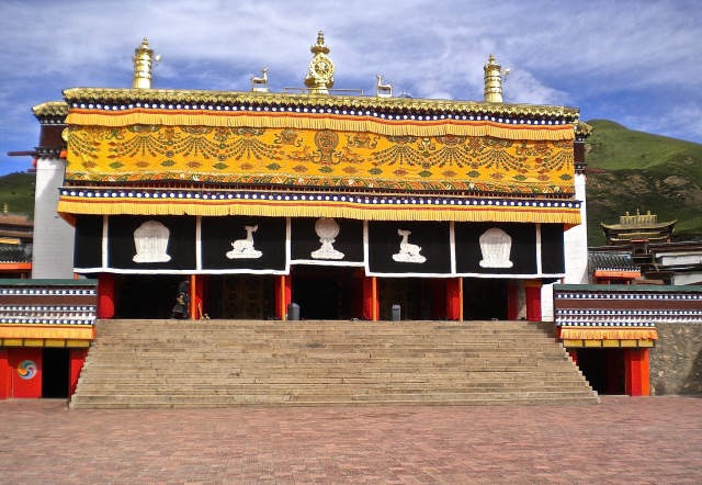 Hall d'assemblée ('du khang) du monastère de Tashi Chöling à Chukhama, De Heering Xénia