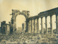 Arc de triomphe et colonnade de Palmyre (Syrie)