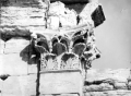 Chapiteau de pilastre corinthien à l'angle du portique ouest et du portique nord, temple de Bêl (Palmyre, Syrie)